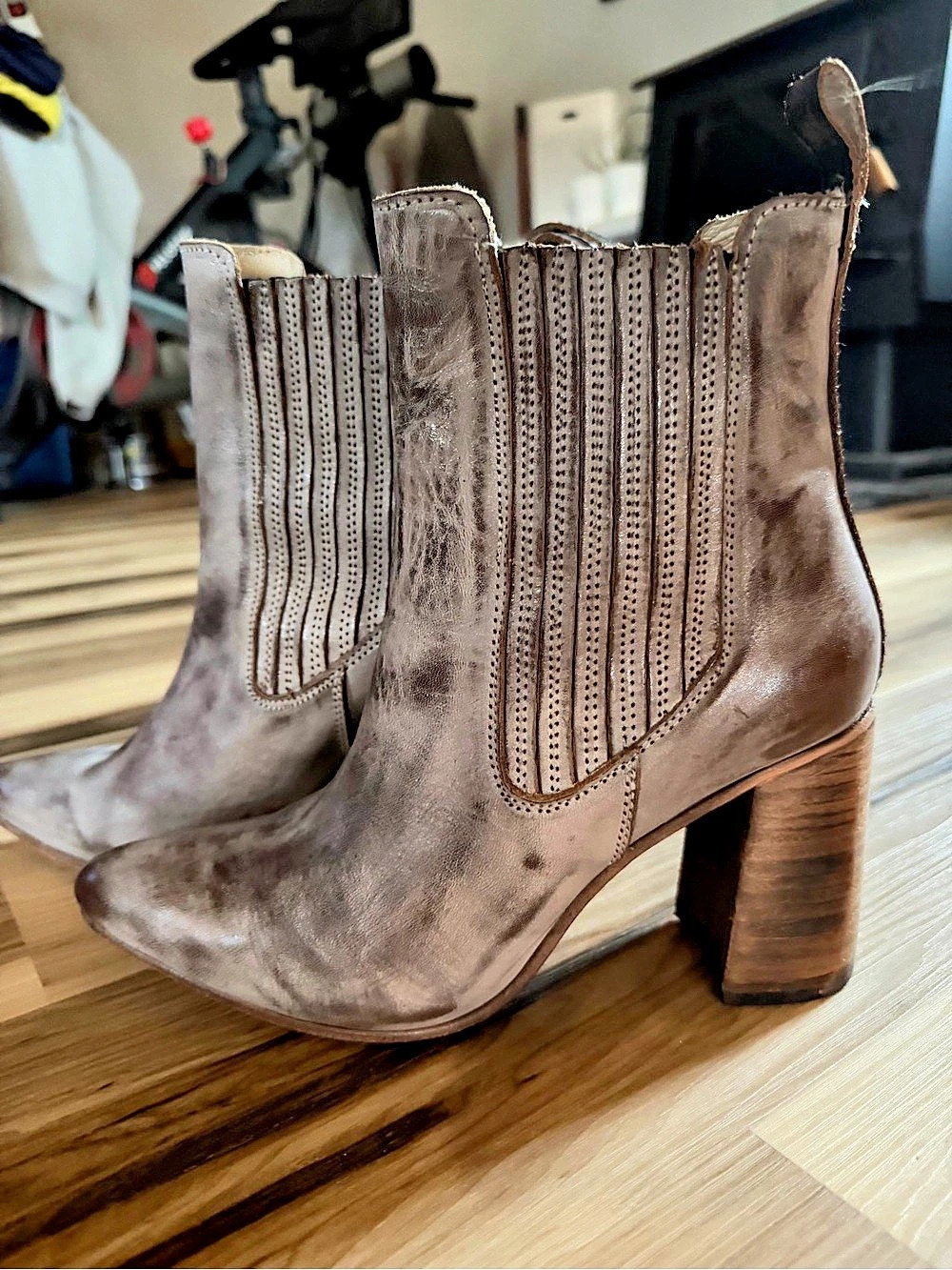 Janelle Freebird DISCONTINUED Bootie - distressed BROWN